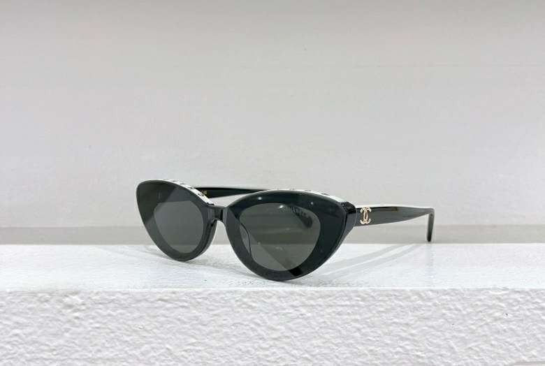 Picture of Chanel Sunglasses _SKUfw57230811fw